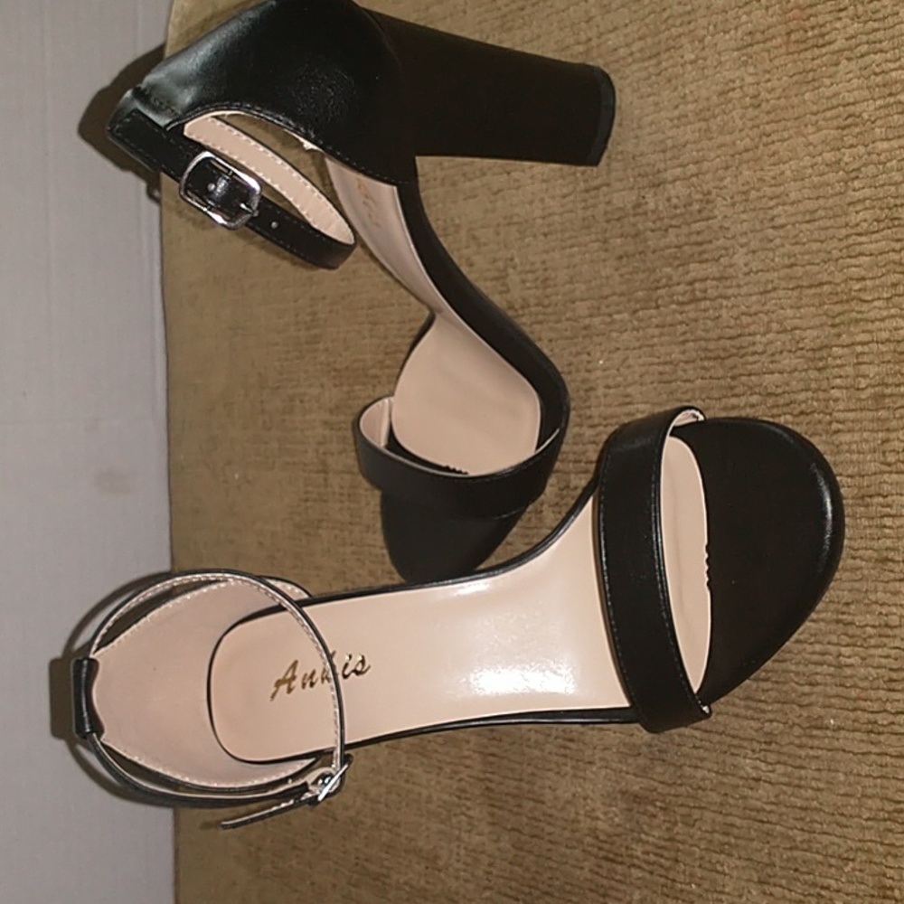 Black open-toe chunky high 3" heel